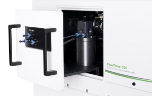 Sample mounting unit with temperature stabilzed holder for 1x1cm cuvettes inside FluoTime 300